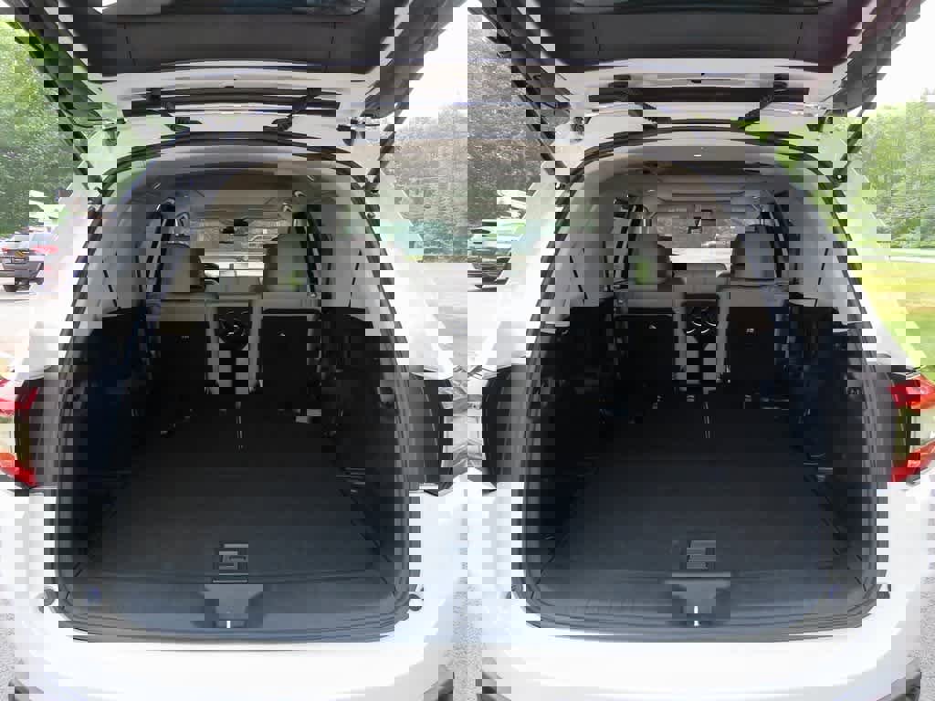 New 2025 Honda Pilot Touring image 11