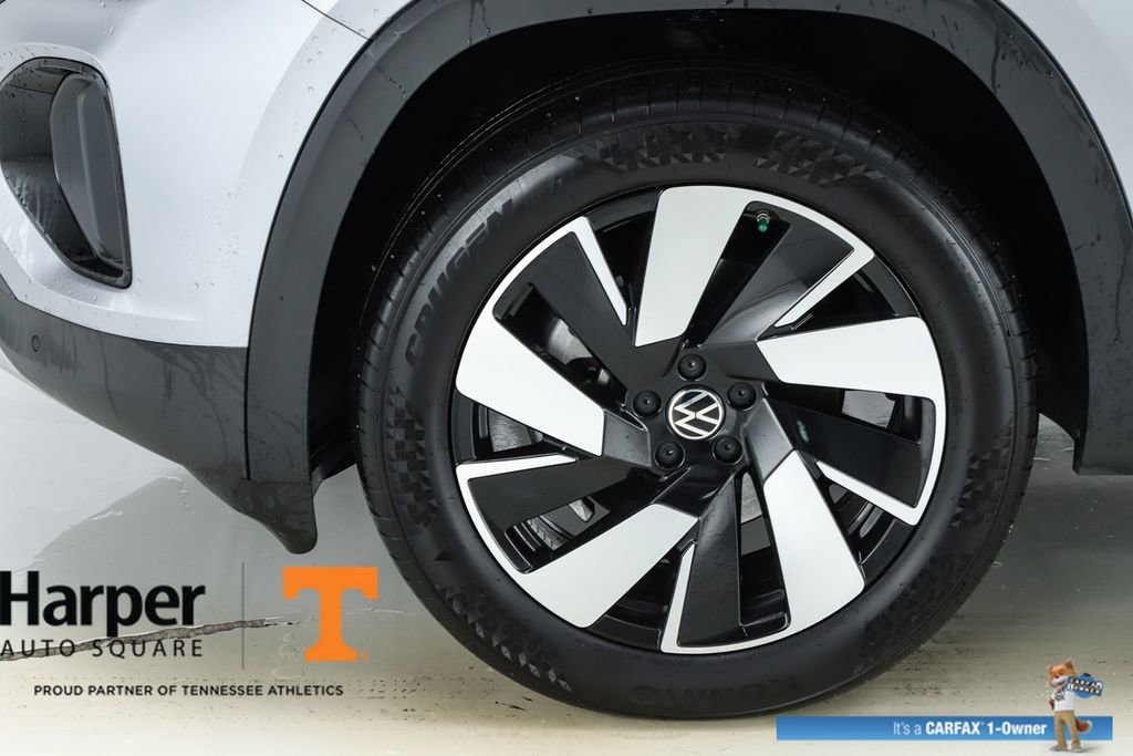 Used 2024 Volkswagen Atlas Cross Sport SE w/ Panoramic Sunroof Package image 44