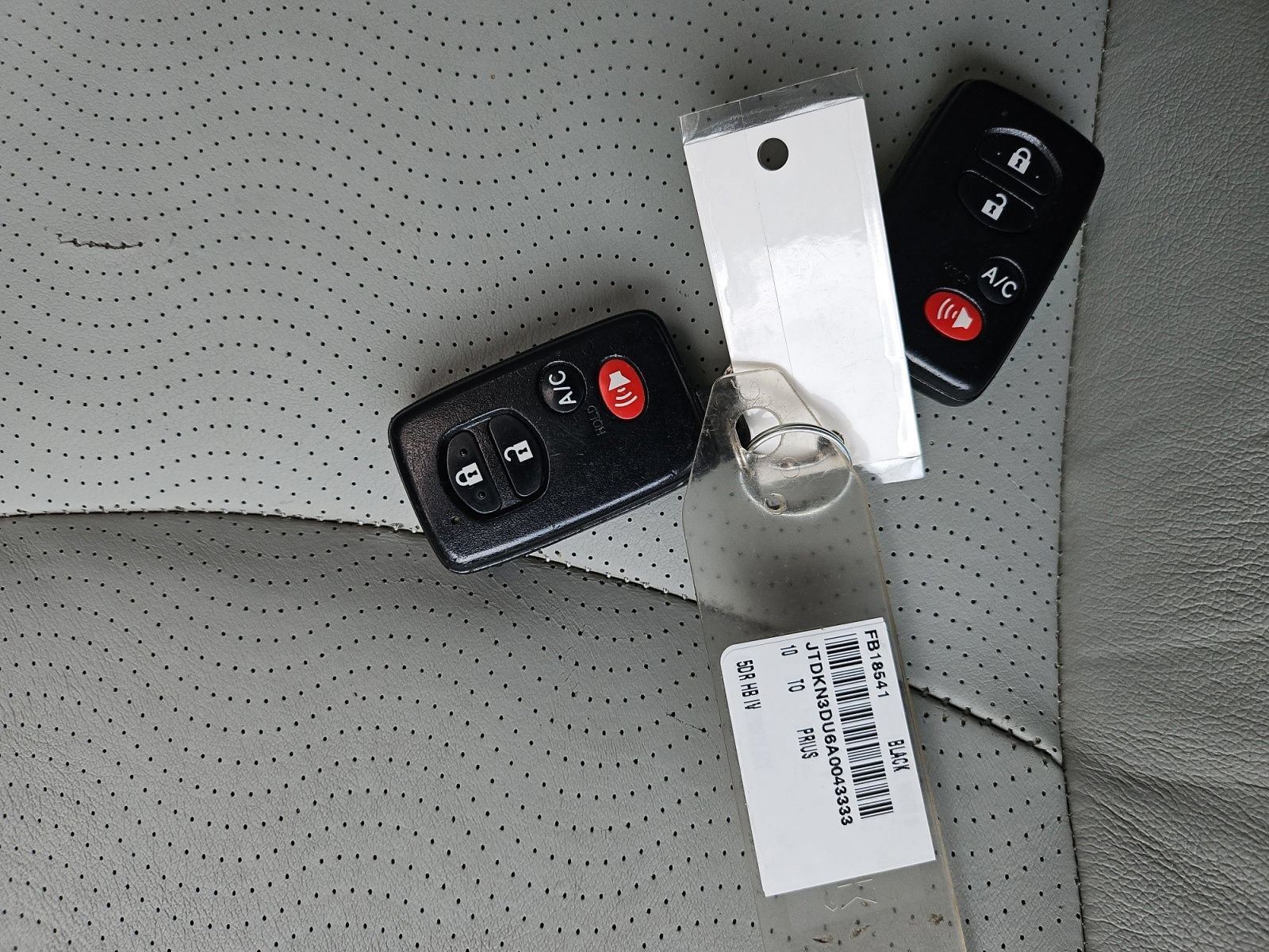 Used 2010 Toyota Prius Four w/ Solar Roof Pkg FWD image 19