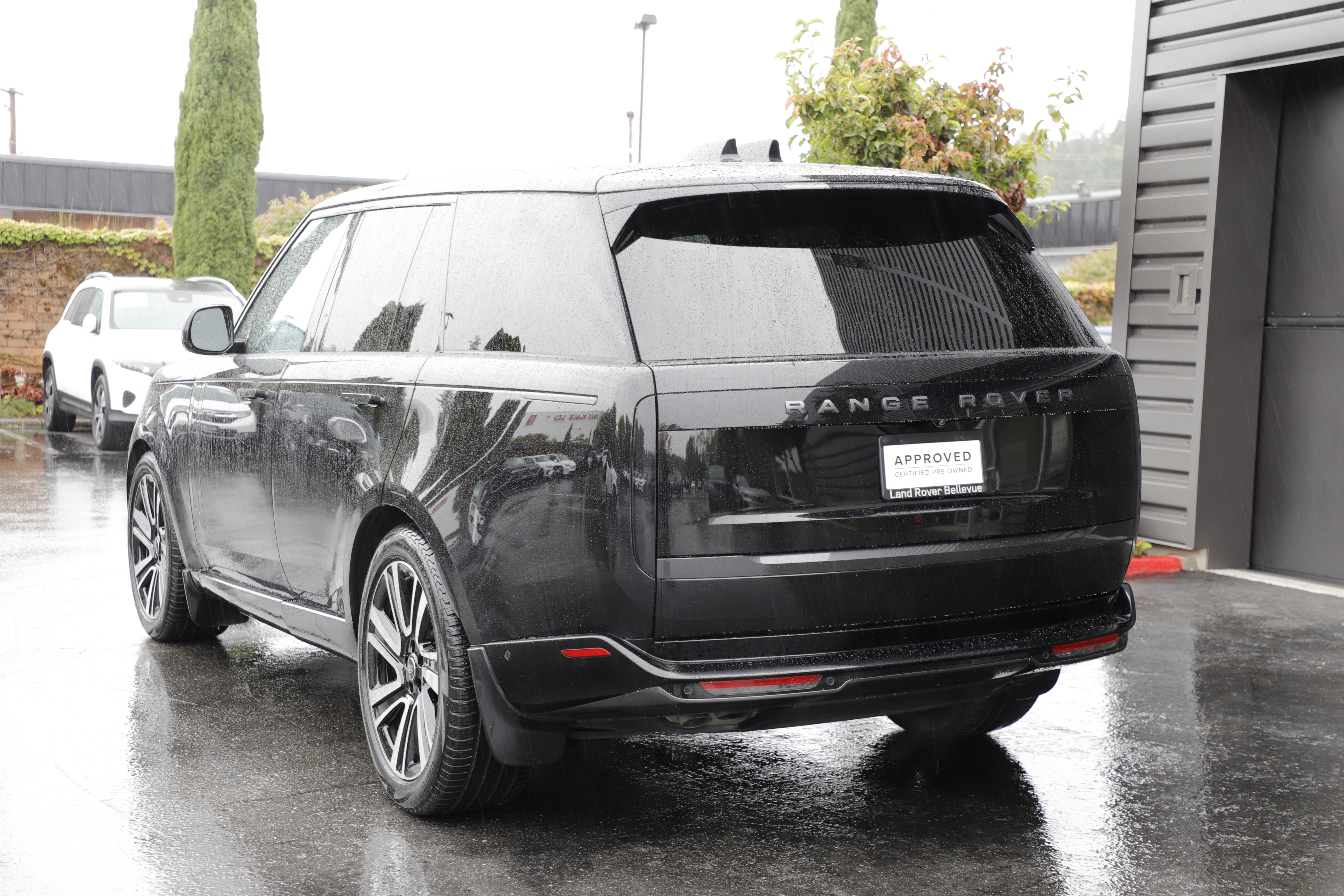 Certified 2024 Land Rover Range Rover SE AWD/4WD image 6