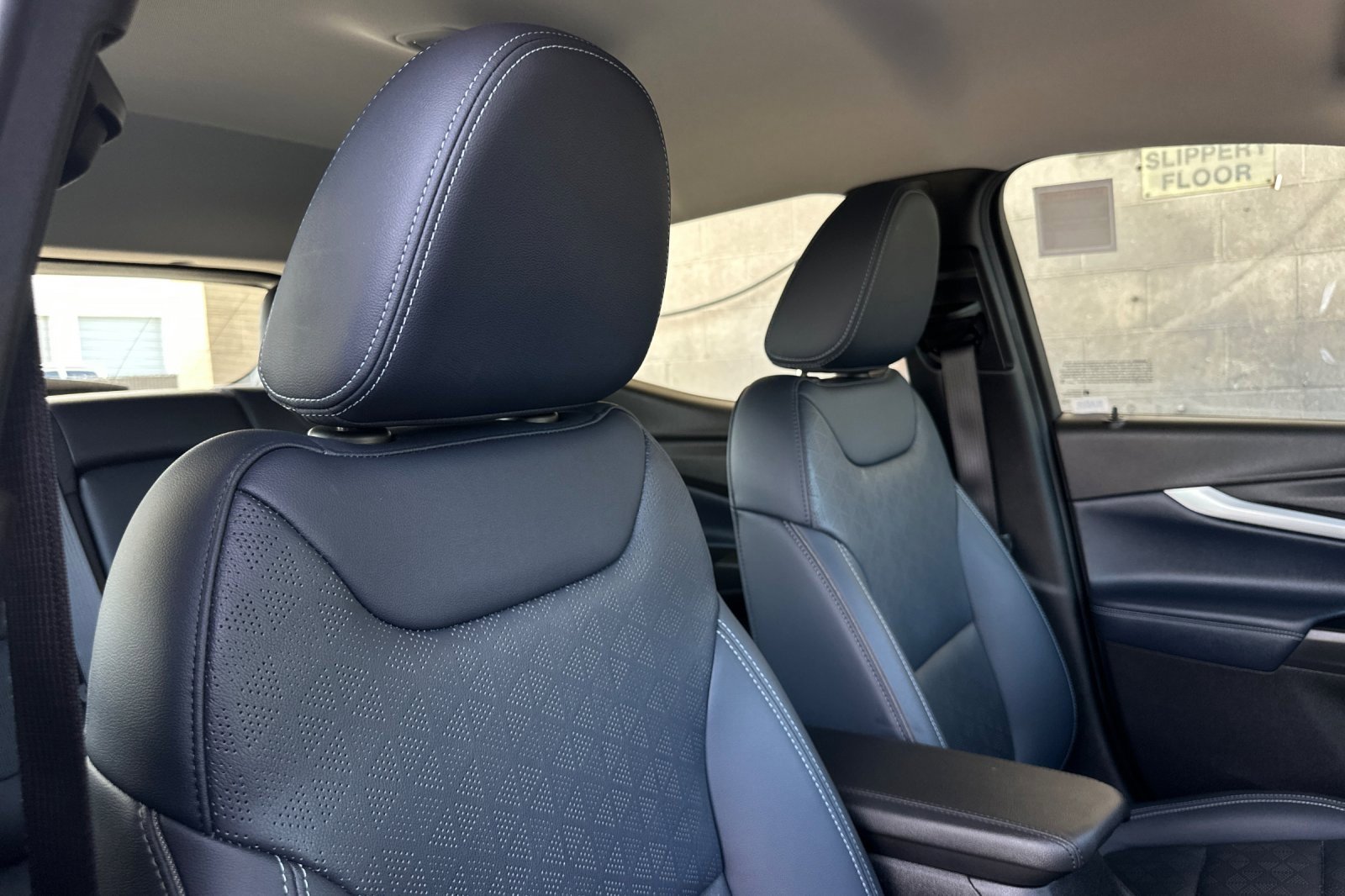 Certified 2022 Chevrolet Bolt EUV LT w/ Convenience Package image 21