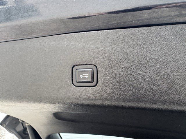 Used 2019 Chevrolet Traverse LT w/ LT Premium Package image 34