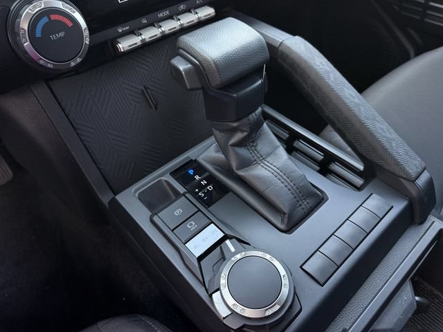 Used 2024 Toyota Tacoma SR AWD/4WD image 20