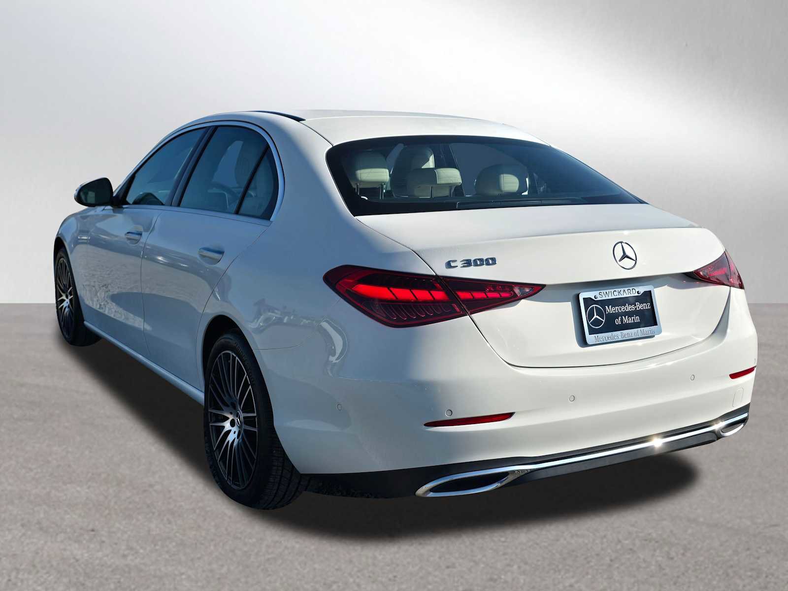 Used 2025 Mercedes-Benz C 300 Sedan image 5