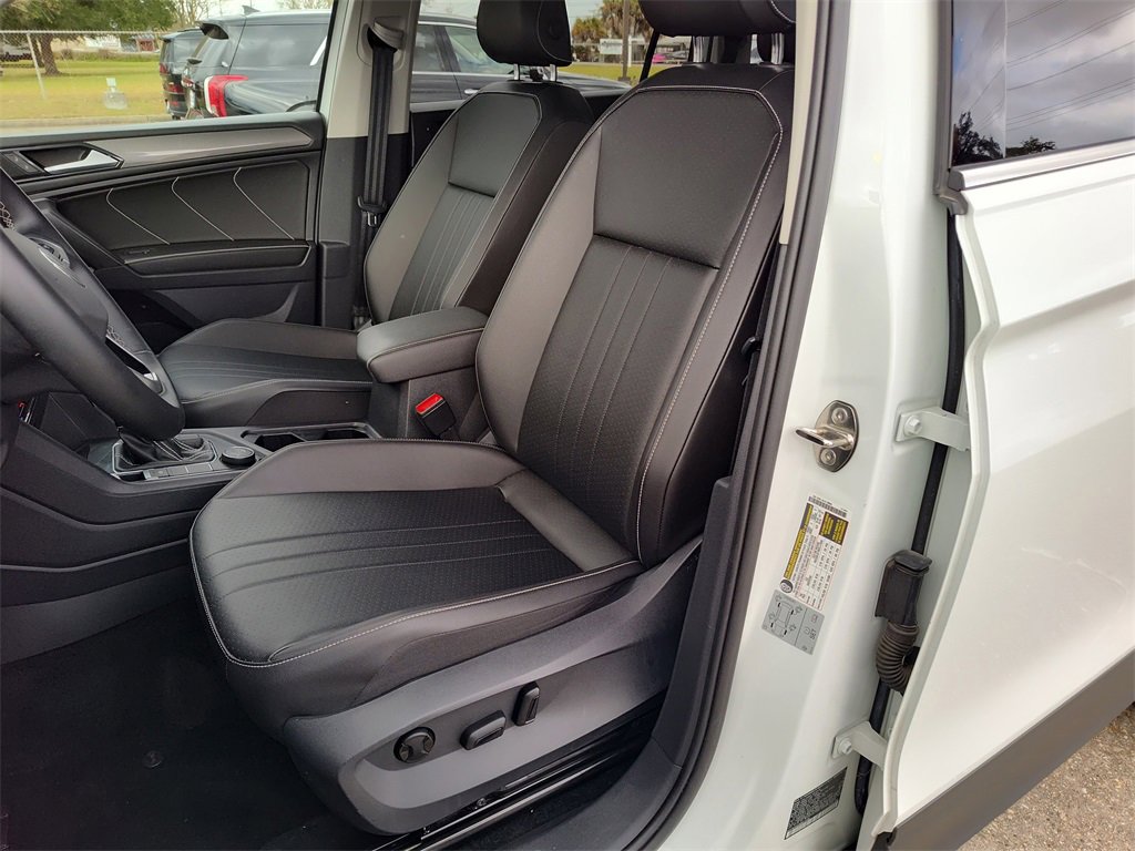 Used 2022 Volkswagen Tiguan SE image 24
