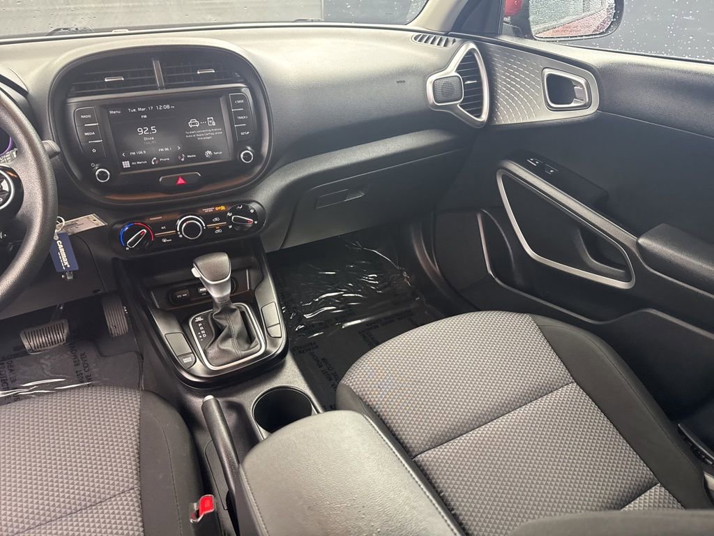 Used 2023 Kia Soul LX w/ LX Technology Package FWD image 10