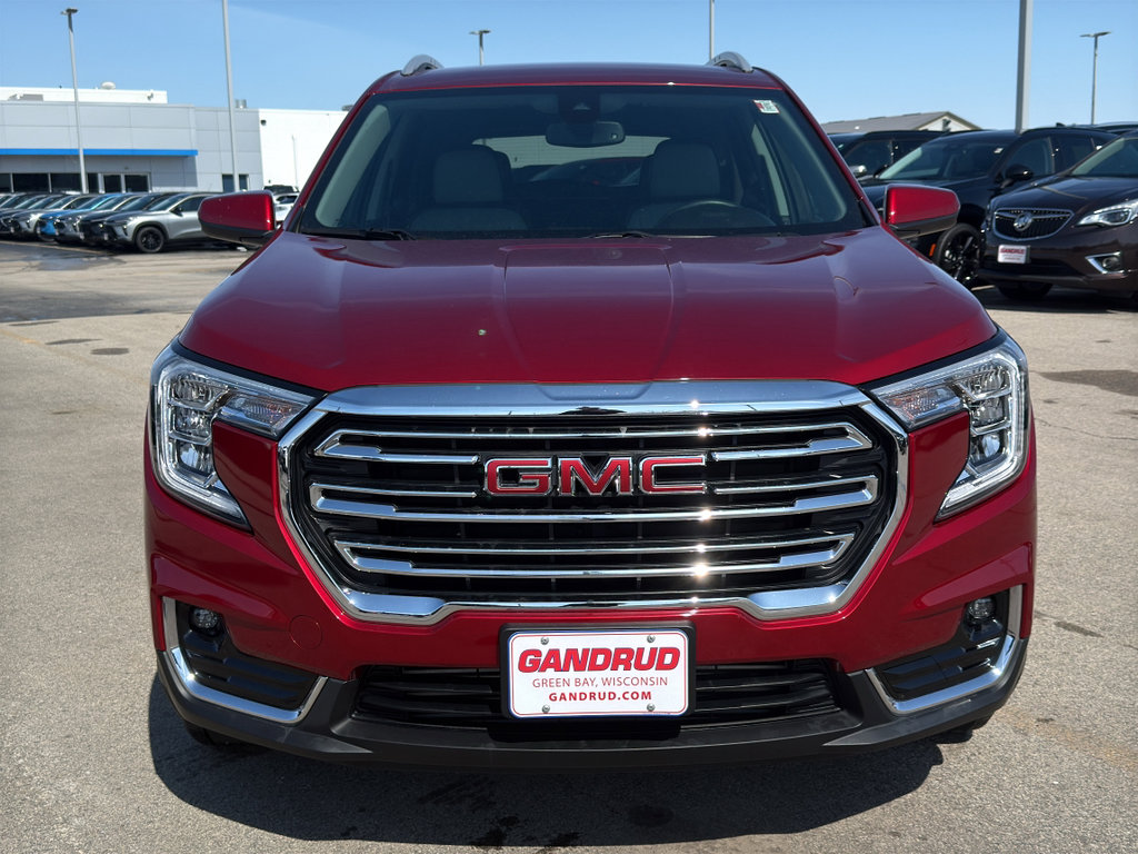 Used 2023 GMC Terrain SLT image 3