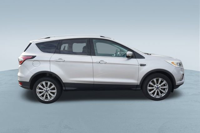Used 2017 Ford Escape Titanium image 9