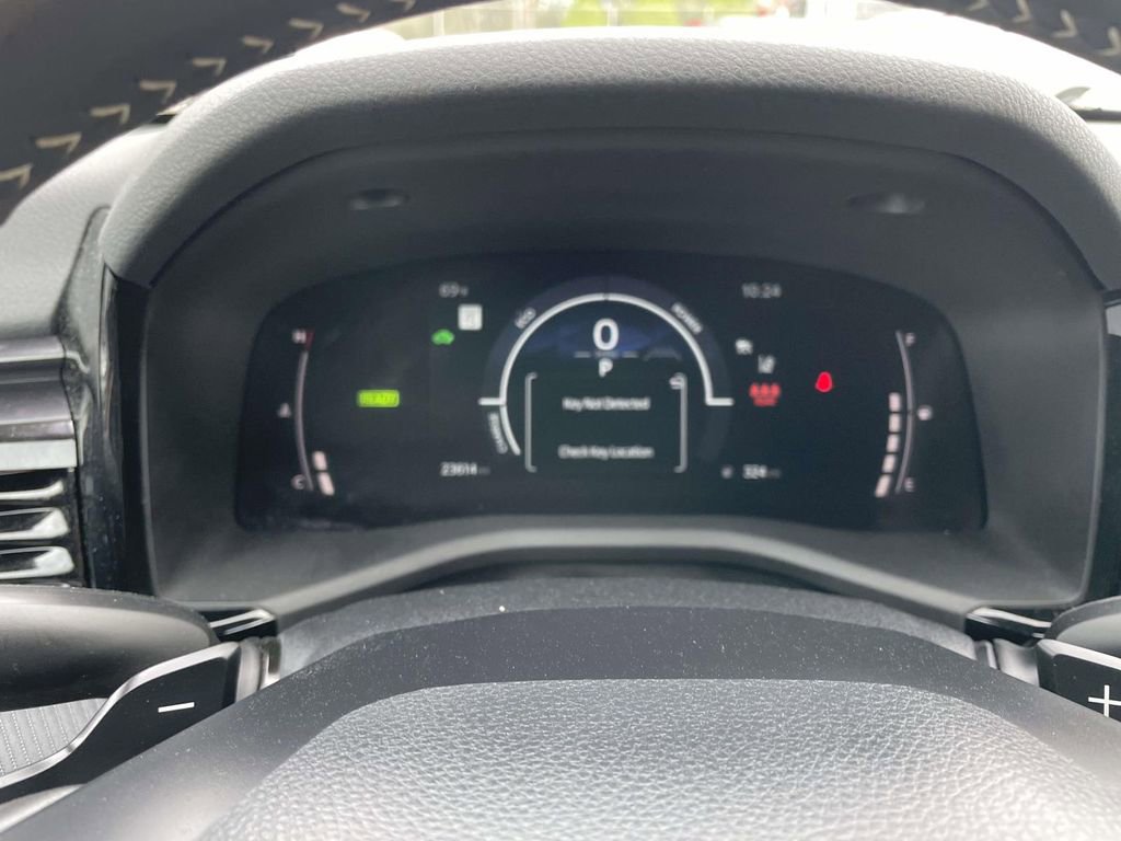 Used 2025 Toyota Camry SE w/ Convenience Package image 37