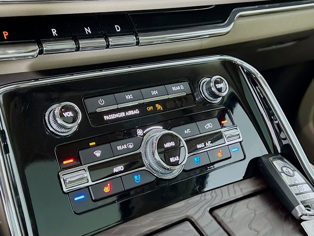 Used 2022 Lincoln Navigator L Reserve image 16