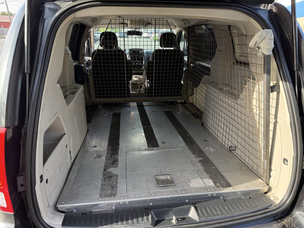 Used 2015 RAM C/V Tradesman w/ UConnect Hands-Free Group FWD image 9