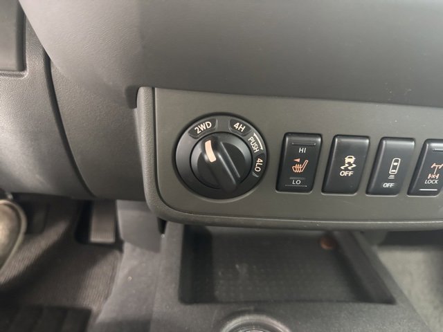Used 2021 Nissan Frontier PRO-4X w/ Pro-4x Utility Package image 16