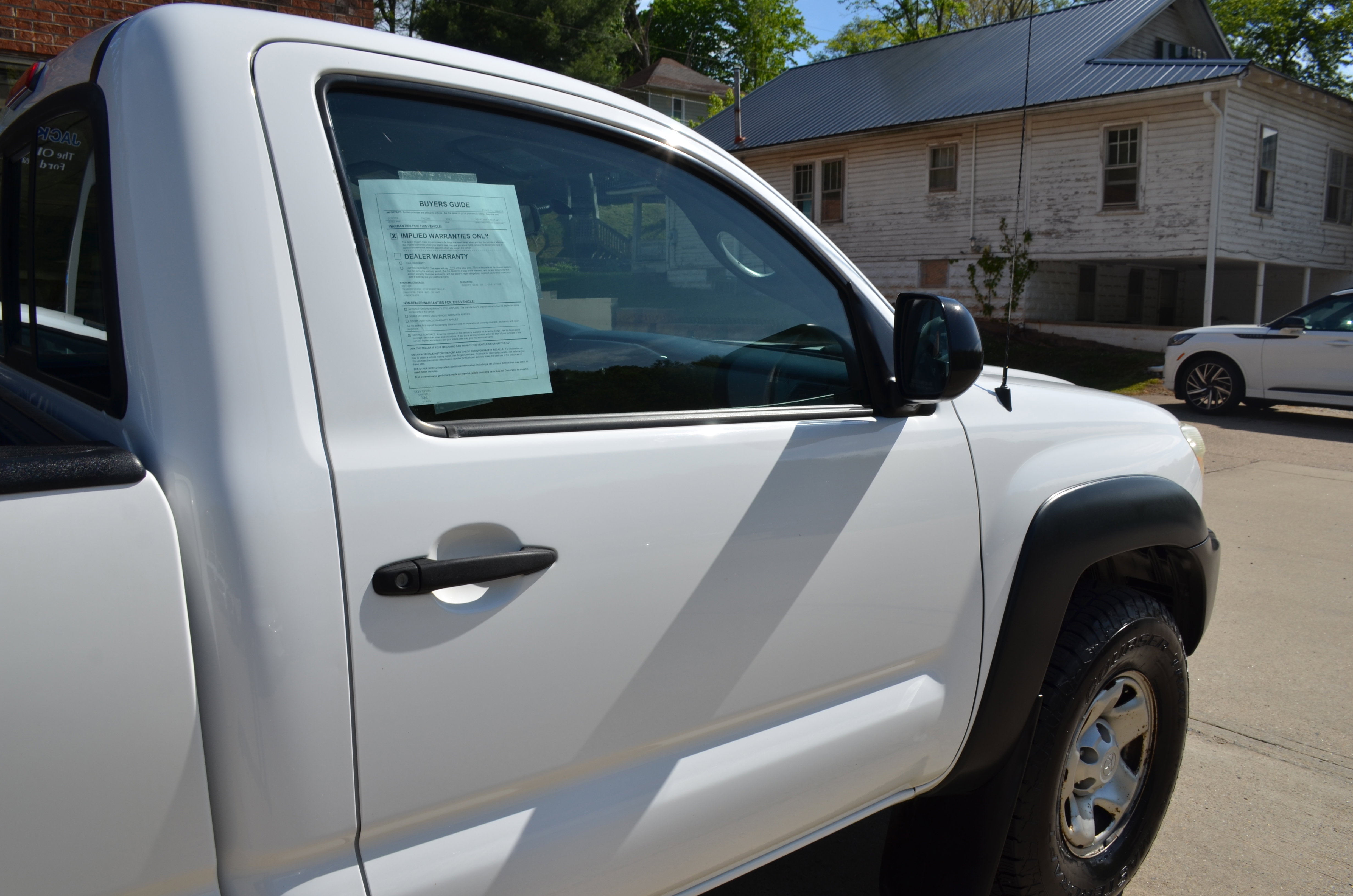 Used 2012 Toyota Tacoma 4x4 Regular Cab image 9