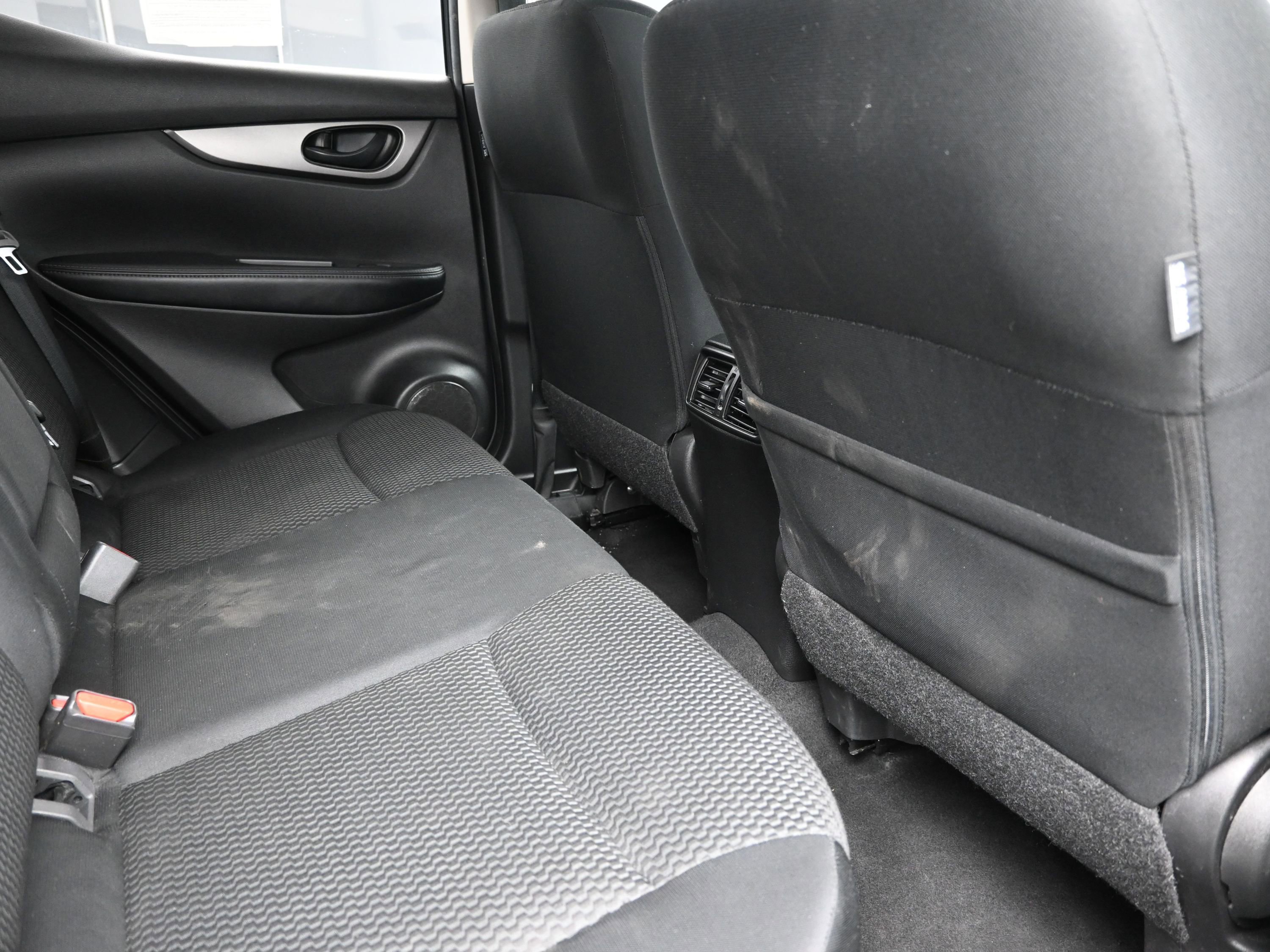 Used 2020 Nissan Rogue Sport S image 24