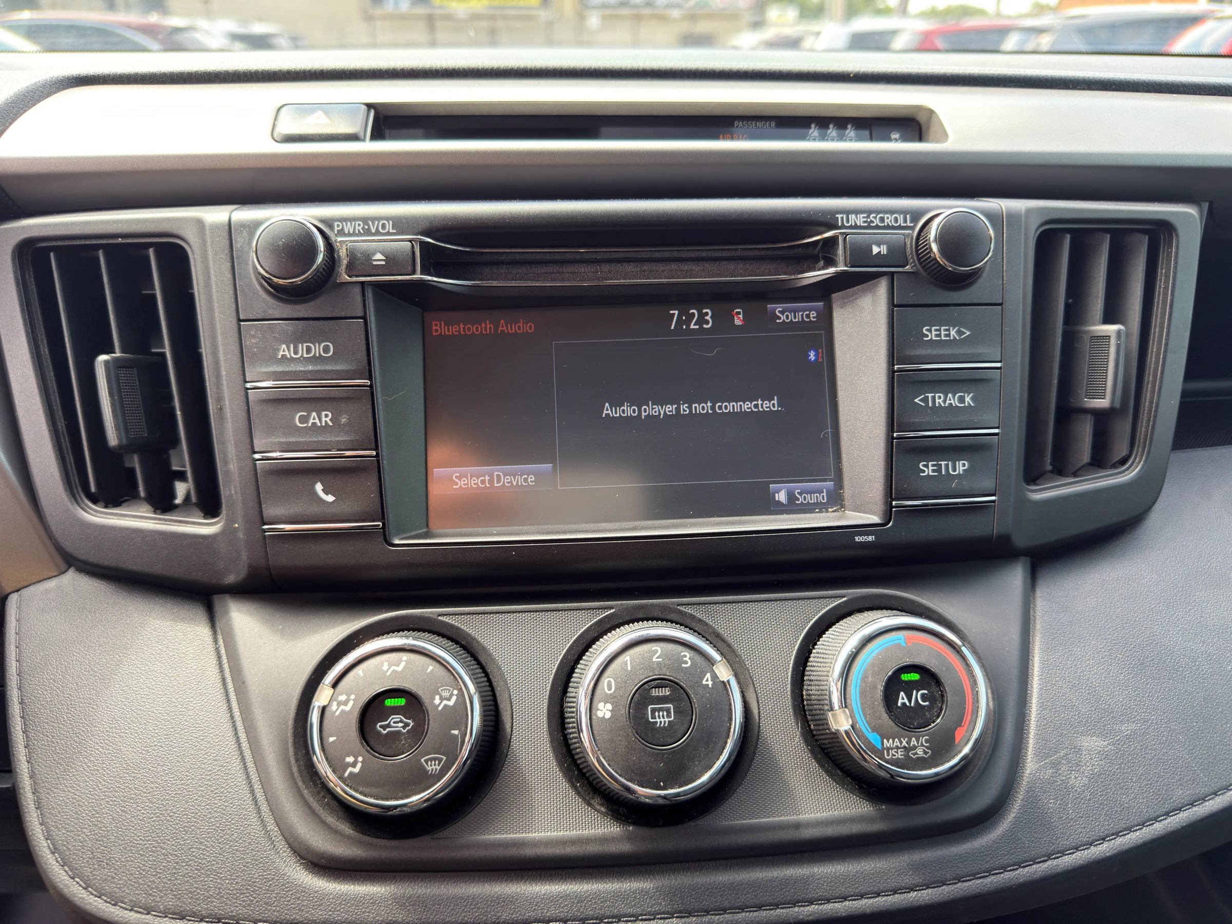 Used 2017 Toyota RAV4 LE FWD image 16