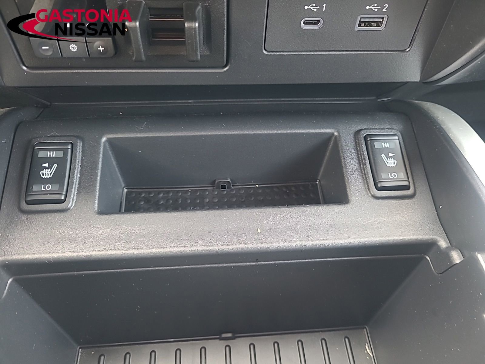 Used 2024 Nissan Titan SV w/ SV Convenience Package image 49