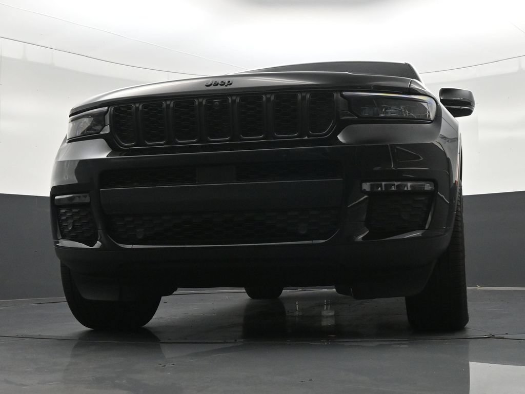 Used 2025 Jeep Grand Cherokee L Limited w/ Luxury Tech Group II RWD image 31