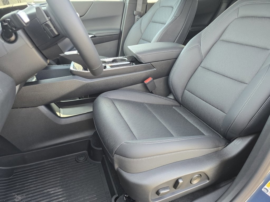 New 2026 Chevrolet Equinox LT w/ Convenience Package II image 15