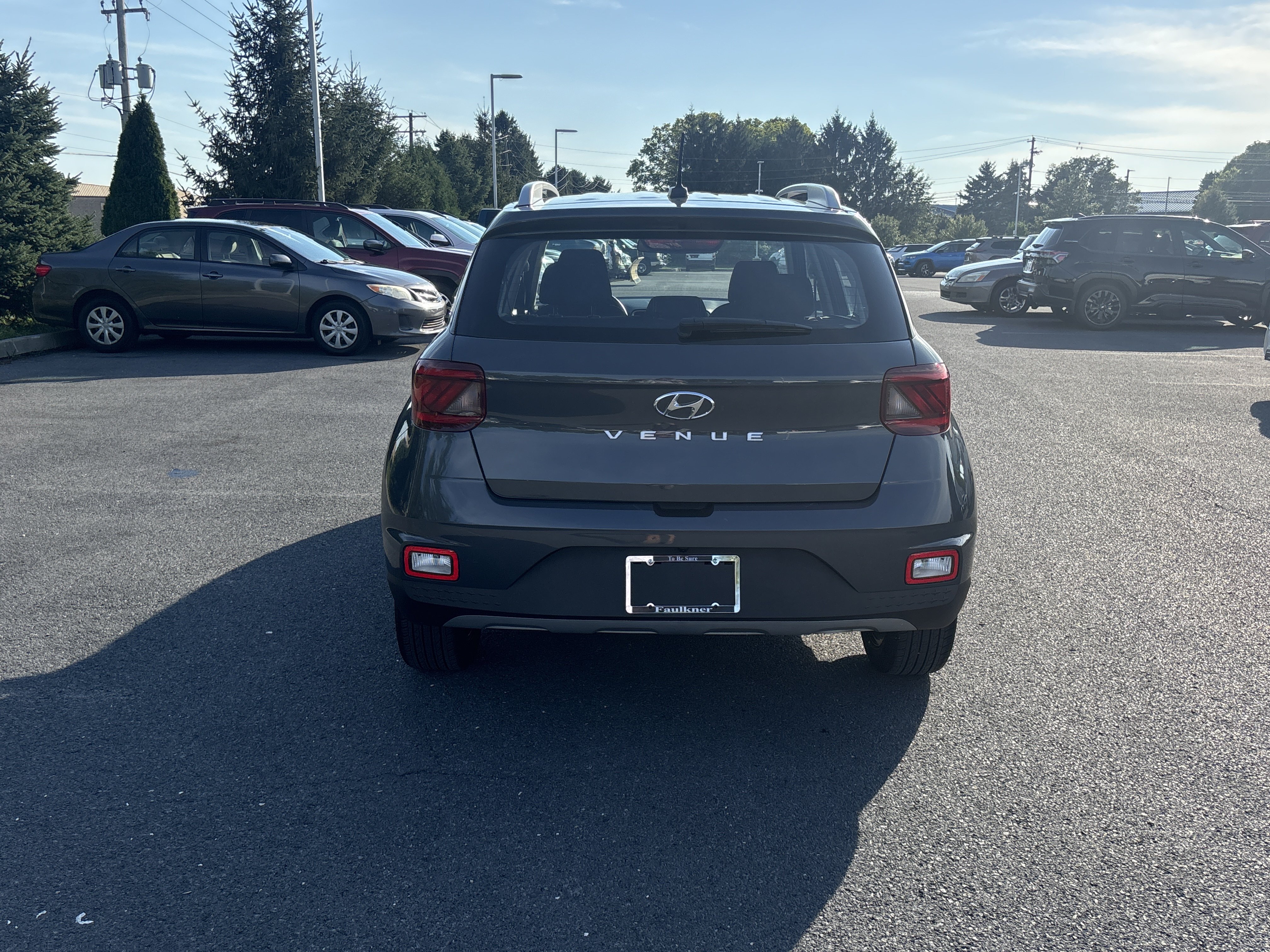 Used 2025 Hyundai Venue SEL FWD image 18
