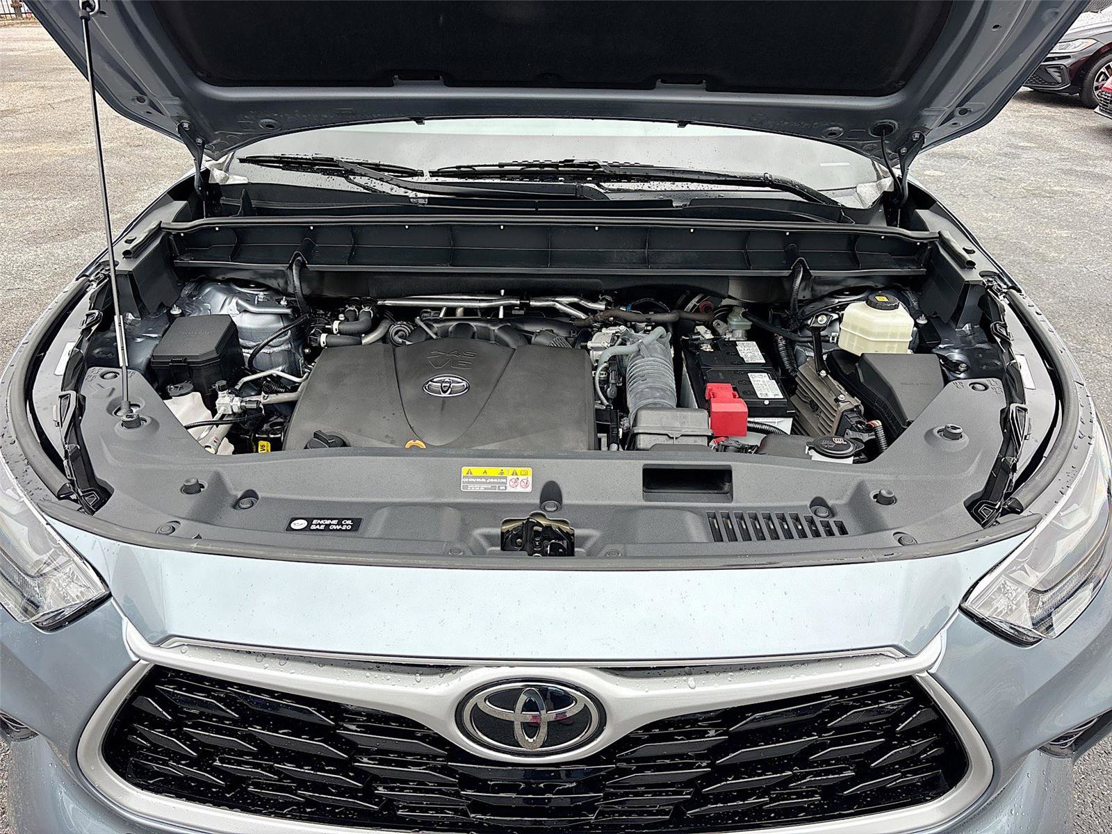 Used 2021 Toyota Highlander LE image 33