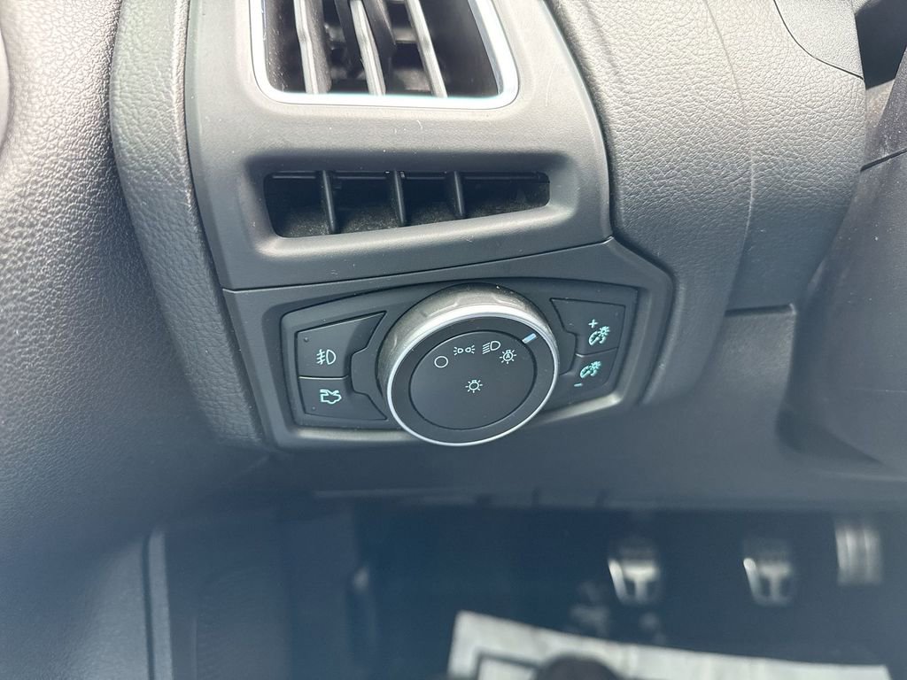 Used 2015 Ford Focus ST image 18