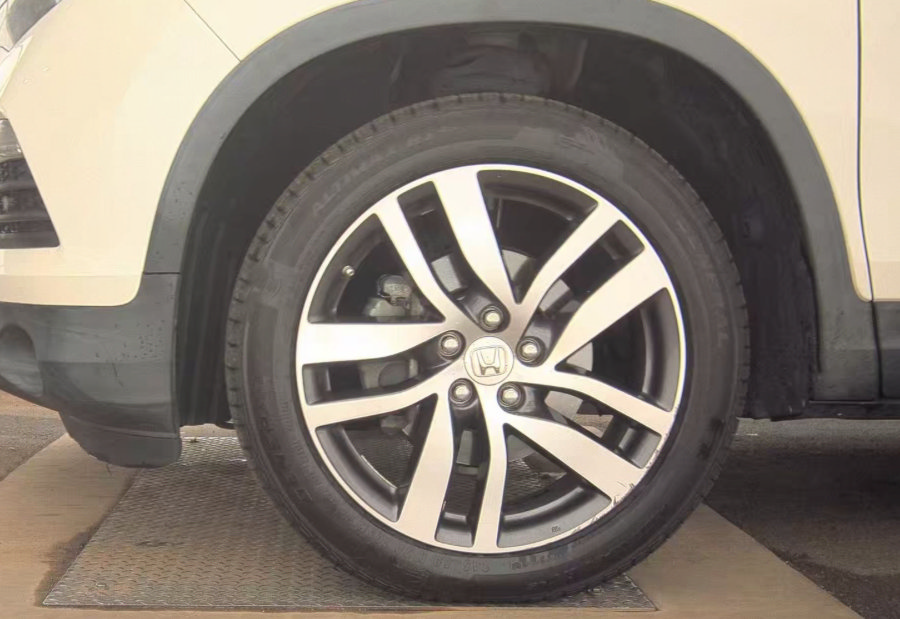Used 2016 Honda Pilot Touring image 10