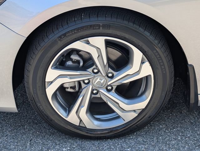 Used 2018 Honda Accord EX image 13