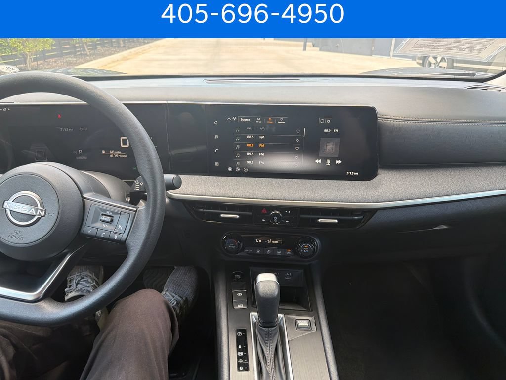 Used 2026 Nissan Kicks SV FWD image 22