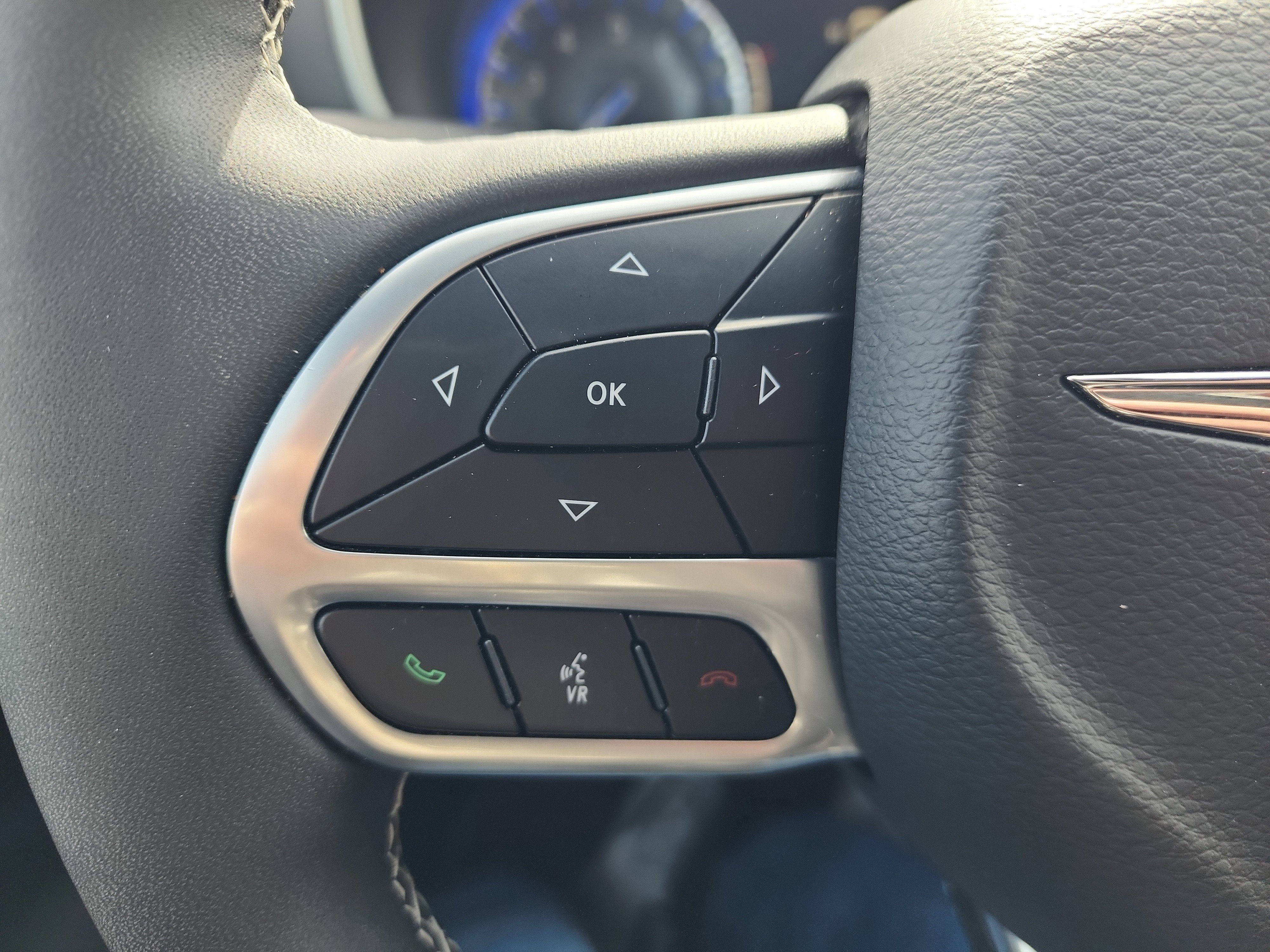 Used 2025 Chrysler Voyager LX image 20