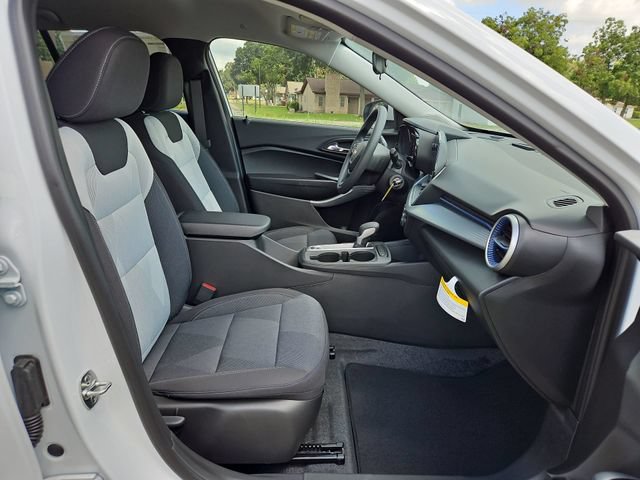 New 2026 Chevrolet Trax LS w/ LS Convenience Package FWD image 27