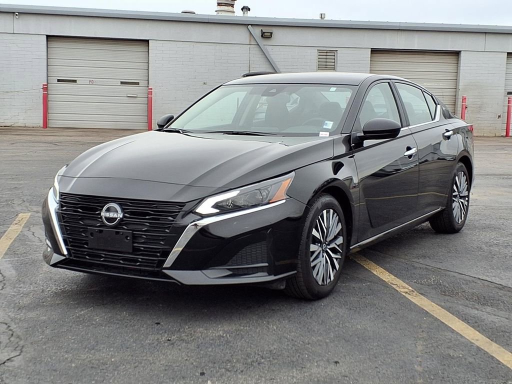 Certified 2025 Nissan Altima 2.5 SV image 2