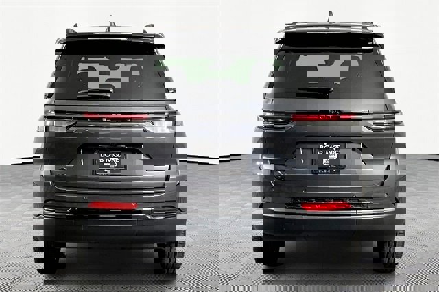 New 2025 Jeep Grand Cherokee Laredo image 5