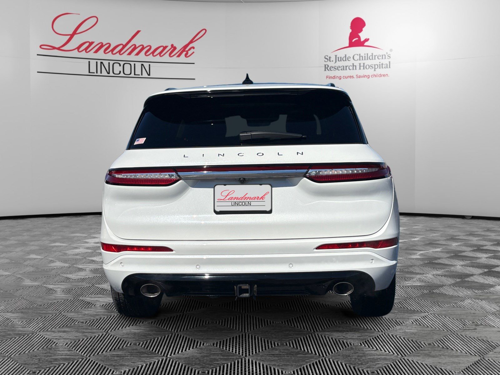 Certified 2024 Lincoln Corsair Reserve w/ Equipment Group 202A image 4