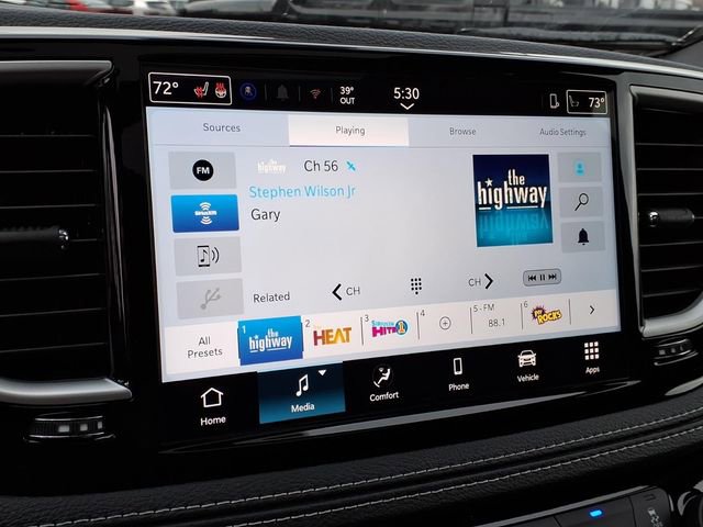 New 2026 Chrysler Pacifica Select AWD/4WD image 18