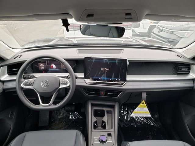 New 2026 Volkswagen Tiguan SE image 8