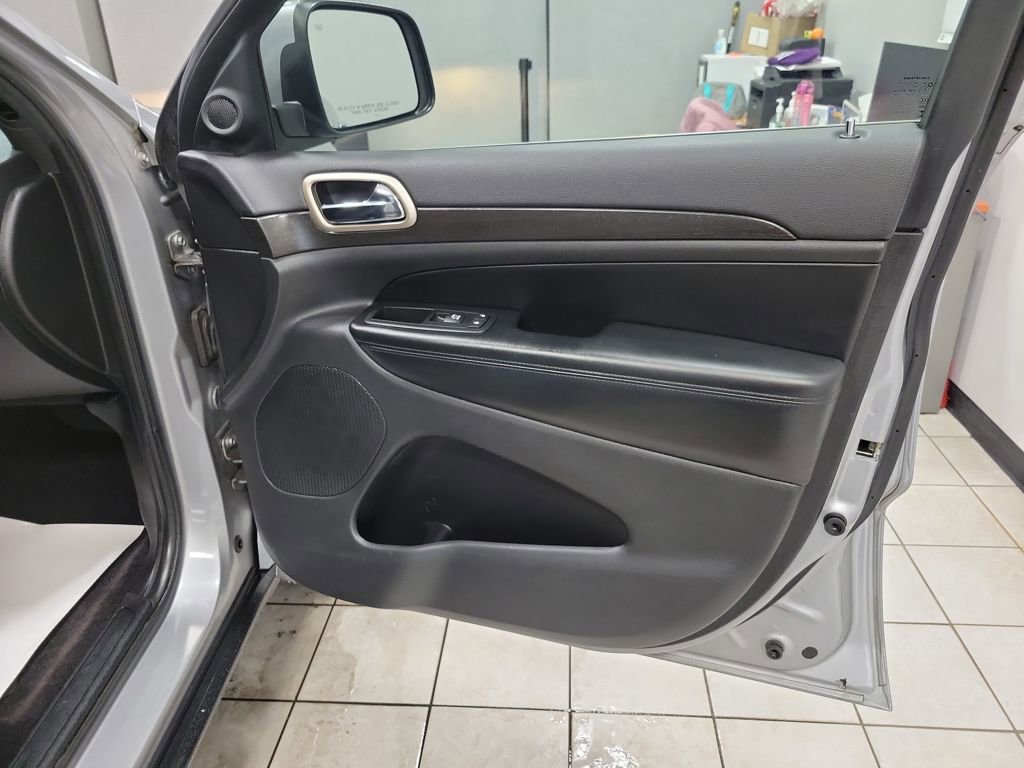 Used 2016 Jeep Grand Cherokee Laredo w/ Quick Order Package 23E image 27