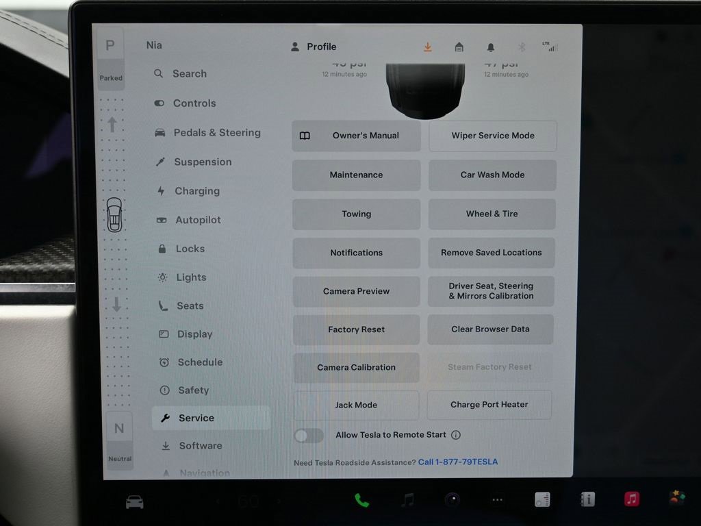 Used 2022 Tesla Model X Plaid image 28