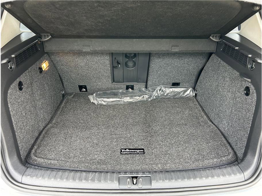 Used 2013 Volkswagen Tiguan S image 10