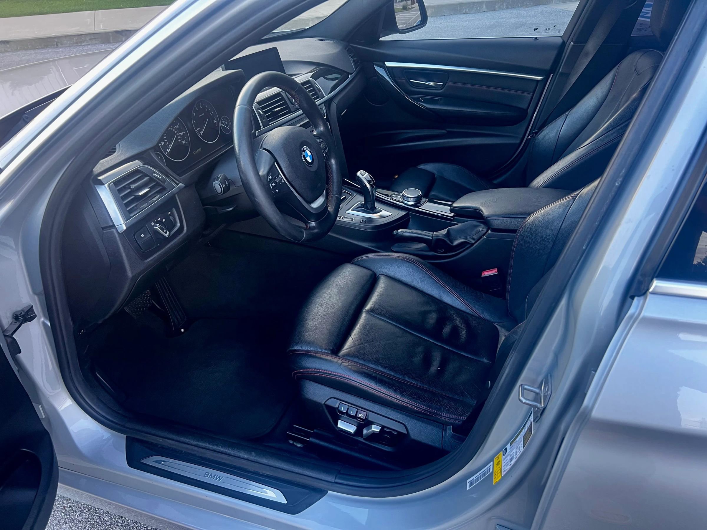Used 2017 BMW 330i Sedan RWD image 6