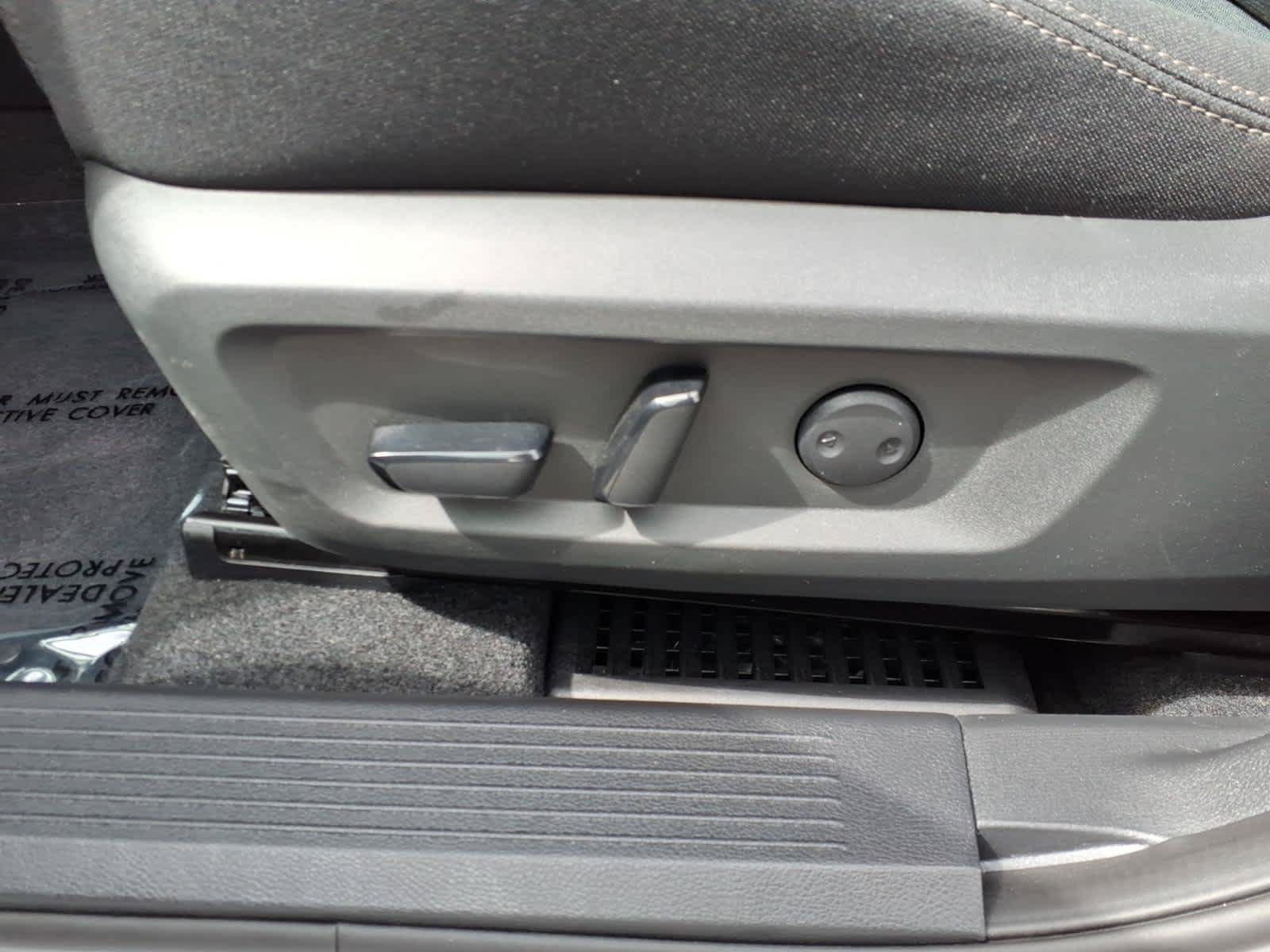 Used 2023 Nissan Rogue SV AWD/4WD image 17