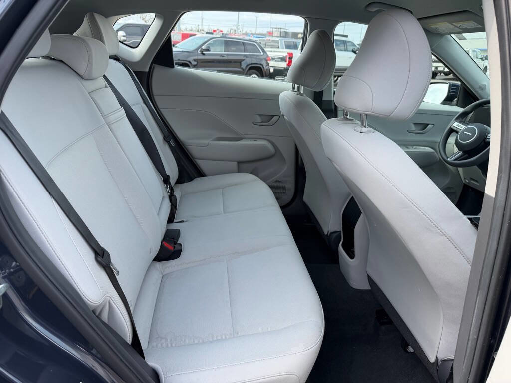 Used 2024 Hyundai Kona SE AWD/4WD image 40