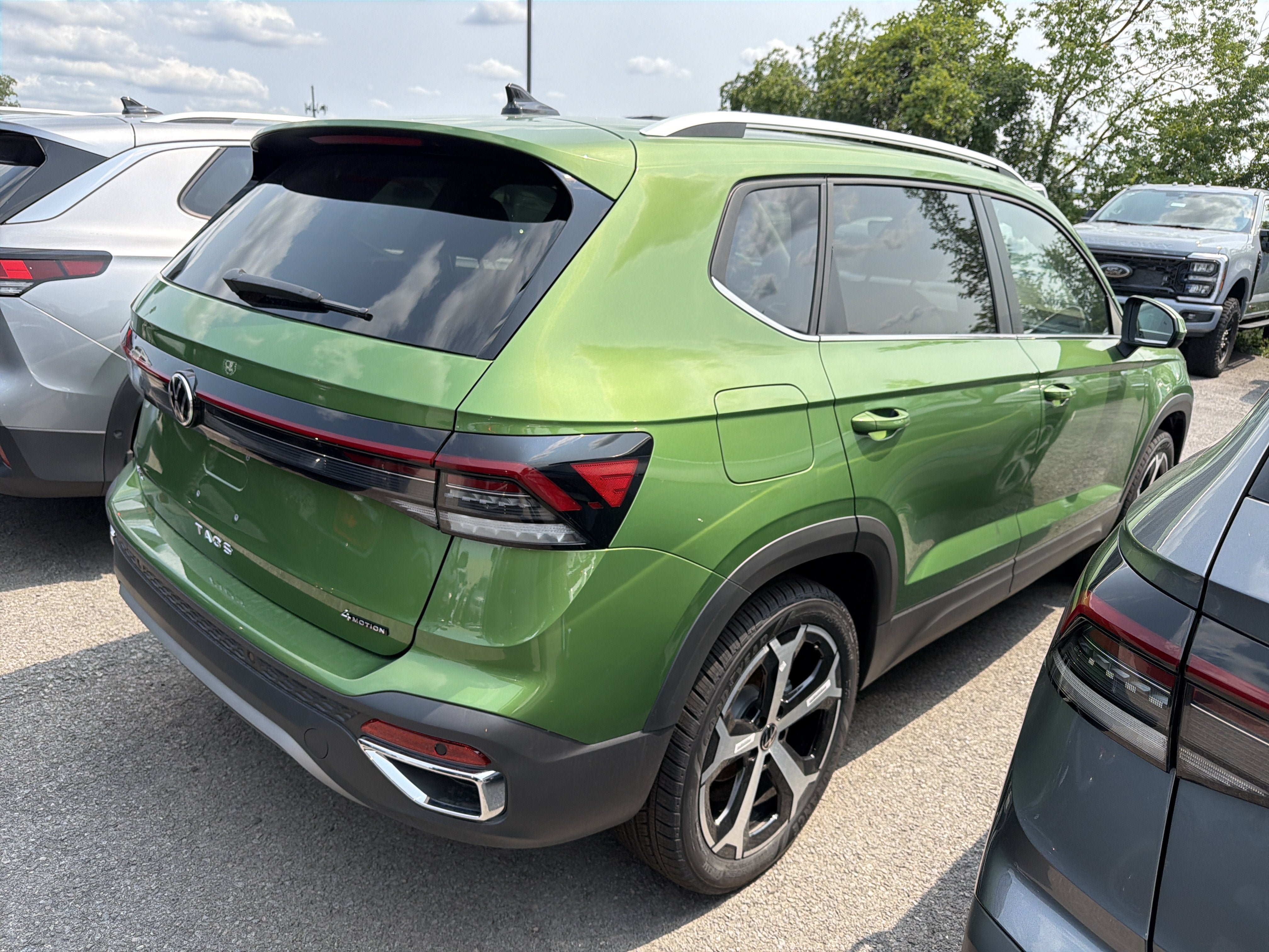New 2026 Volkswagen Taos SEL AWD/4WD image 6