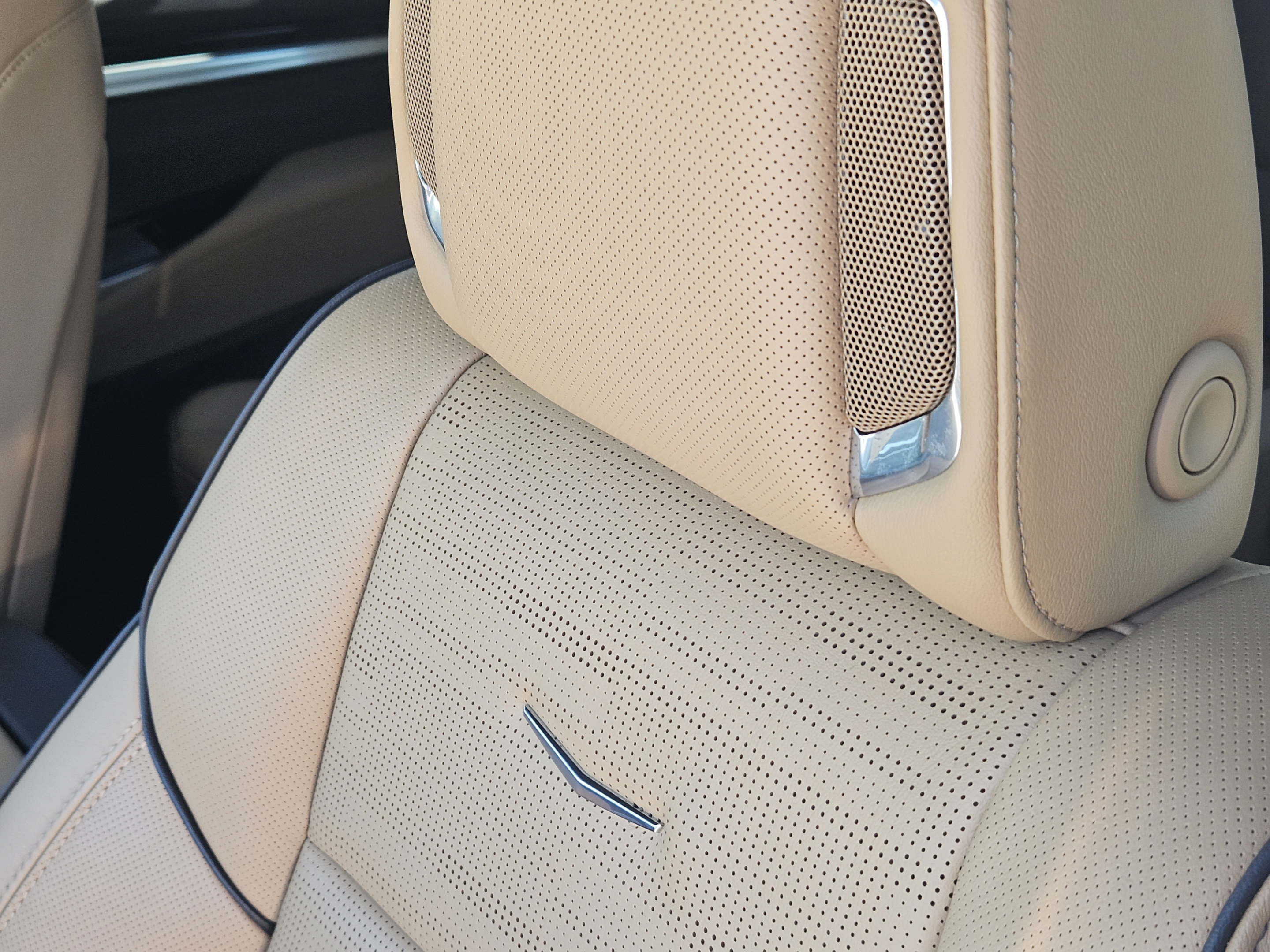 Used 2026 Cadillac Escalade Luxury w/ Touring Package RWD image 7