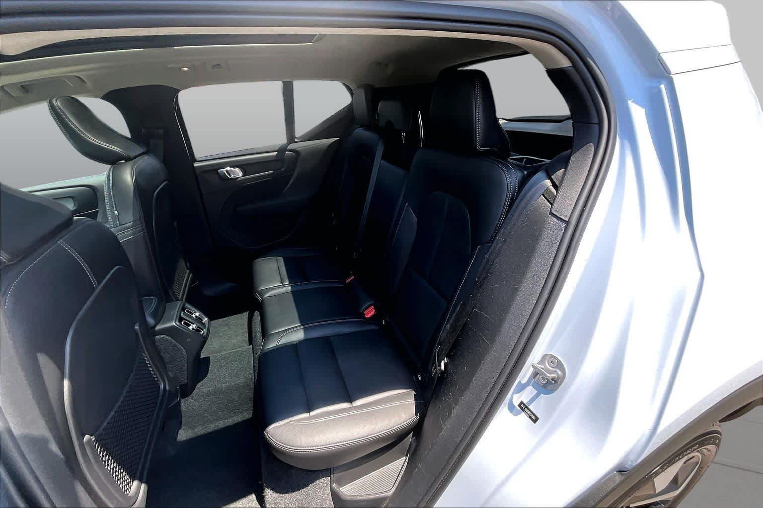 Used 2024 Volvo XC40 B5 Plus AWD/4WD image 20