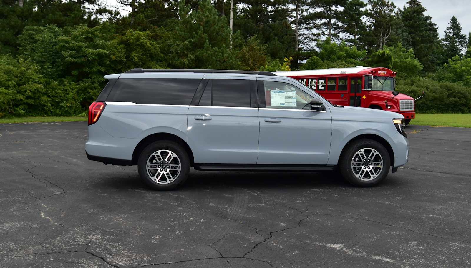 New 2025 Ford Expedition Max Active image 2