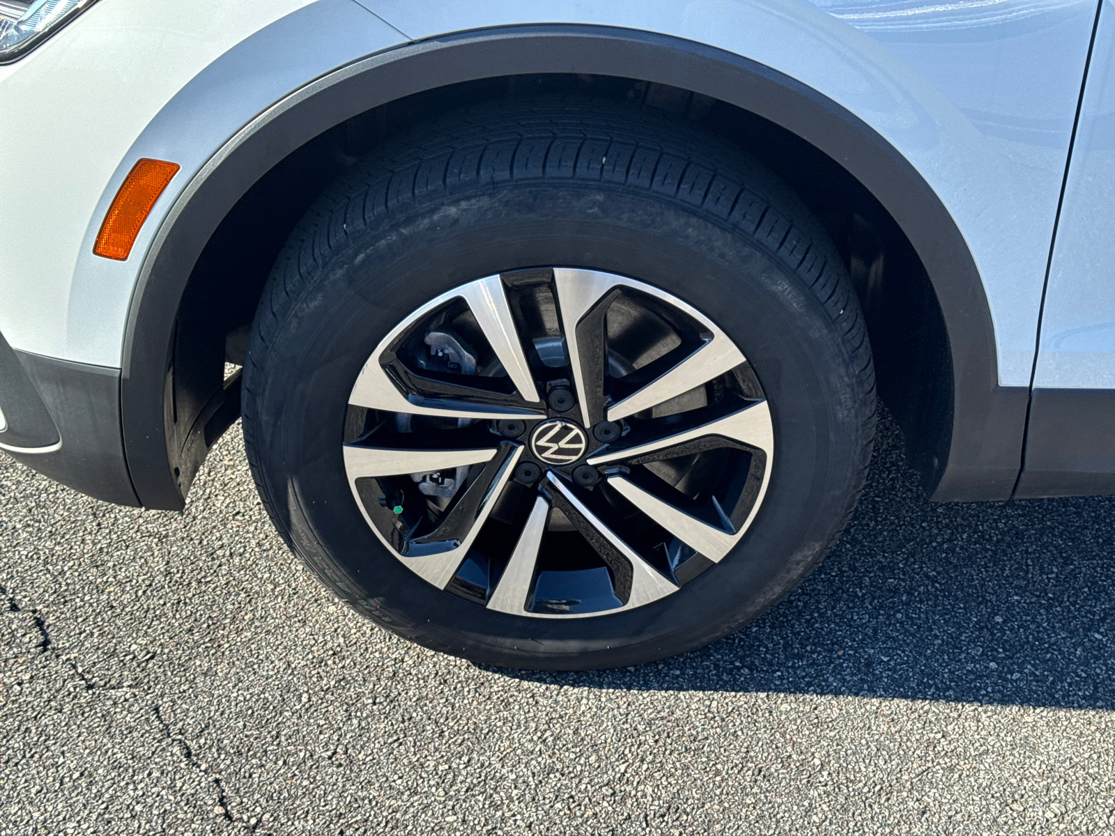 Used 2022 Volkswagen Tiguan S image 11