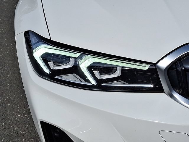 Certified 2023 BMW 330i xDrive Sedan w/ Driving Assistance Package AWD/4WD image 9