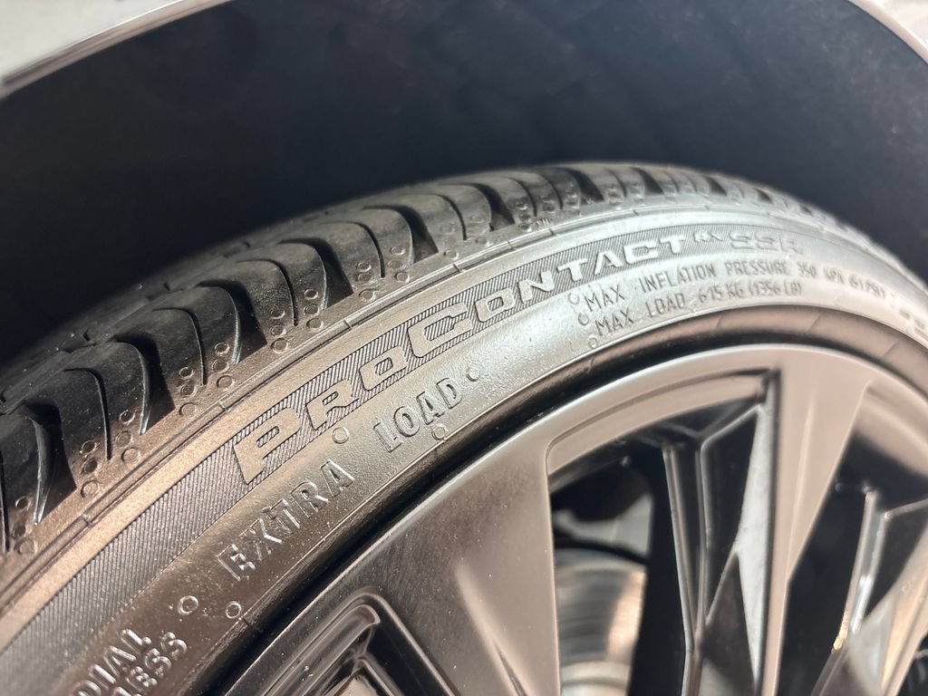 New 2025 Cadillac CT4 V RWD image 22