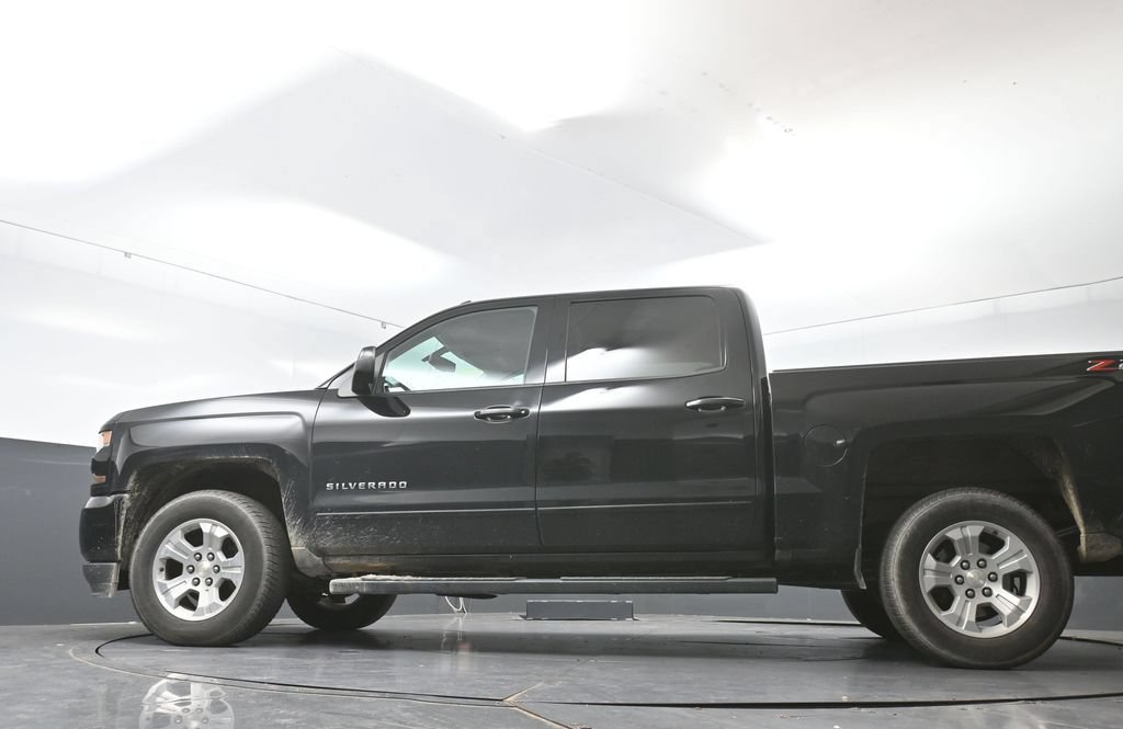 Used 2018 Chevrolet Silverado 1500 LT w/ All Star Edition AWD/4WD image 22