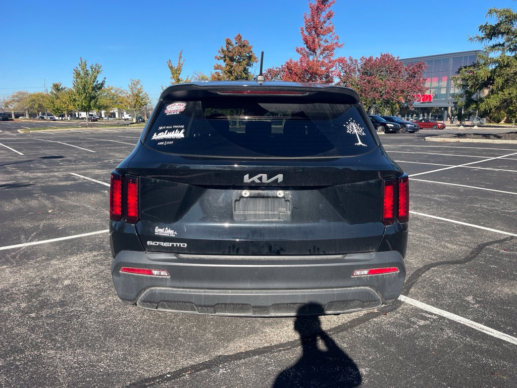 Used 2023 Kia Sorento LX FWD image 6